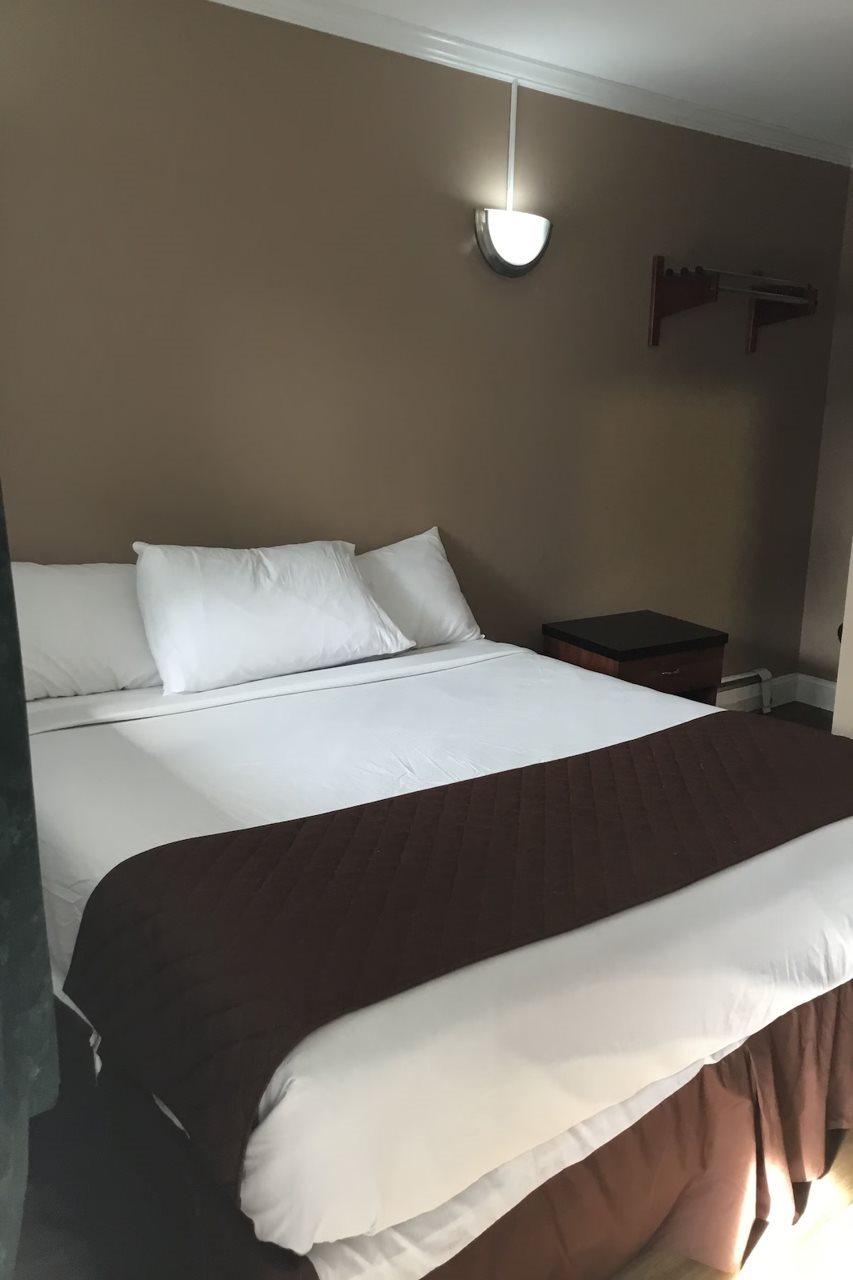 Americas Best Value Inn Avenel Woodbridge Exterior foto