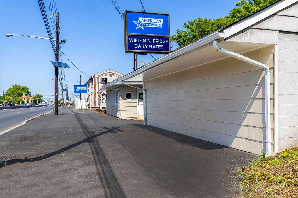 Americas Best Value Inn Avenel Woodbridge Exterior foto