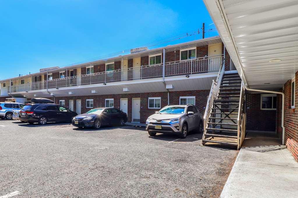 Americas Best Value Inn Avenel Woodbridge Exterior foto