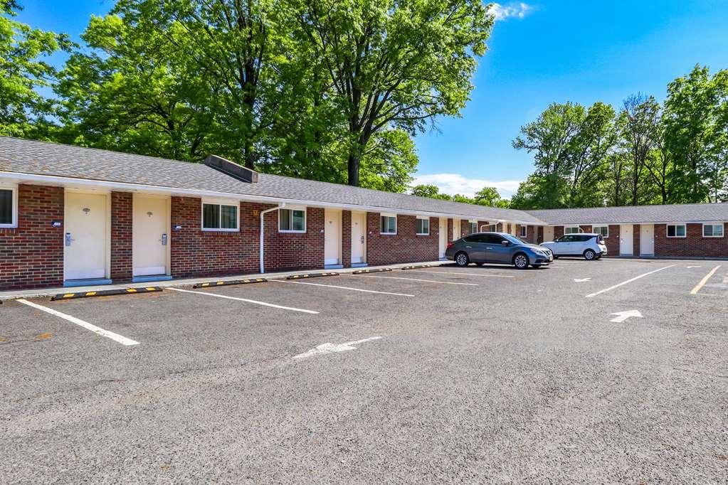 Americas Best Value Inn Avenel Woodbridge Exterior foto